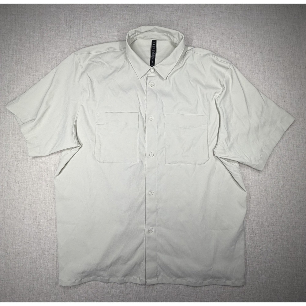 Lululemon Button Up Shirt Mens XXL Beige Short Sleeve Stretch Casual Nylon